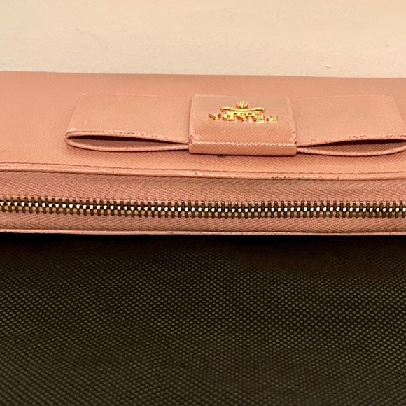 Prada Saffiano Fiocco Bow Zippy Long Wallet in the color Orchidea. With COA - Picture 7 of 15